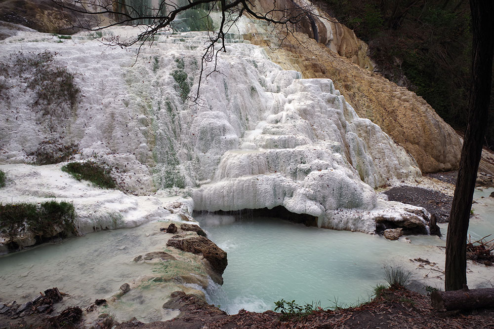 Balena Bianca, terme libere di Bagni San Filippo